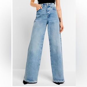Super high waisted light washed baggy wide legs jeans
